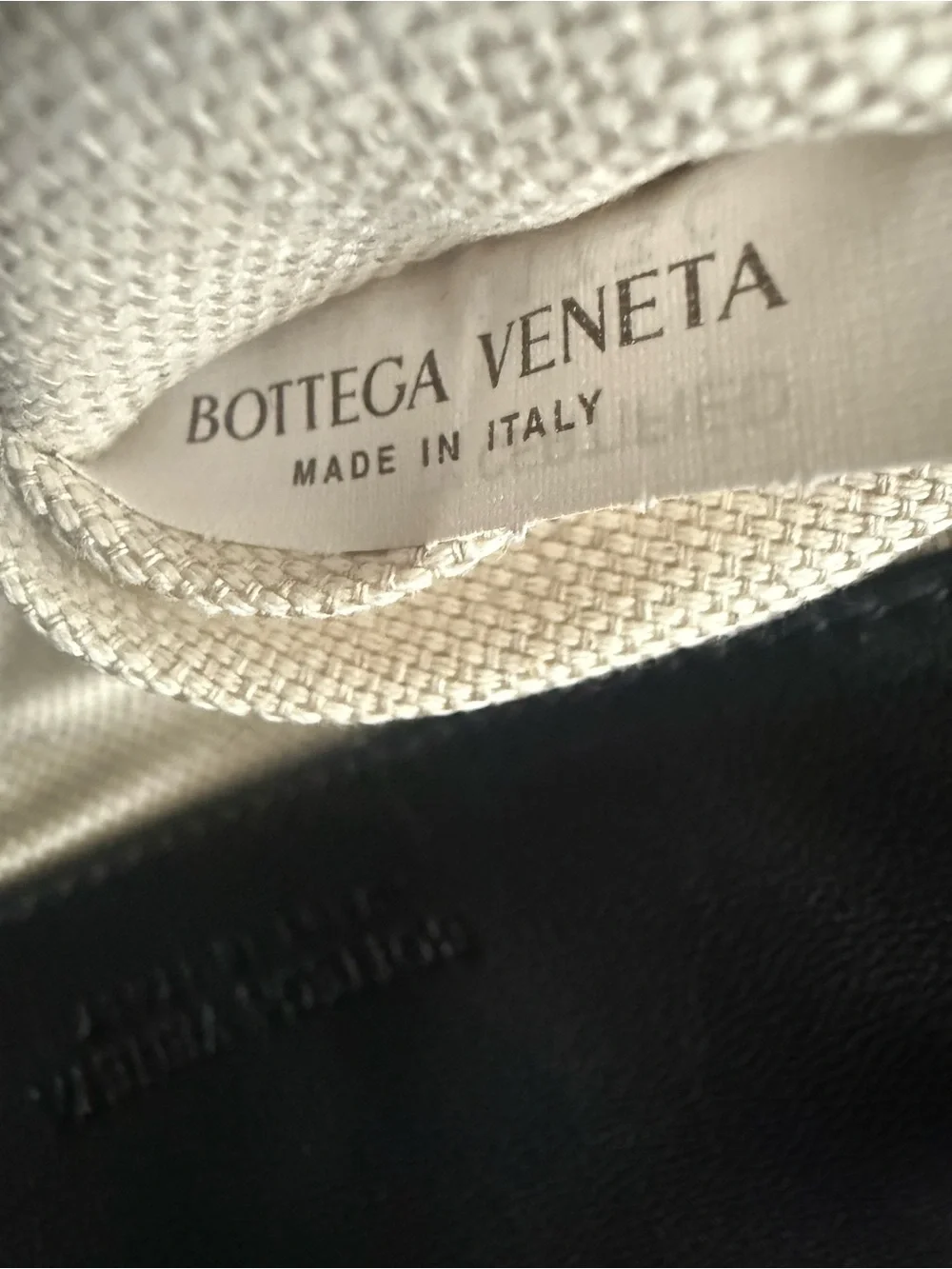 Bottega Veneta Black Intrecciato Woven Leather cobble messenger Bag